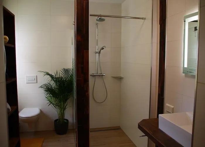 Grosse Komfortable In Lägenhet Dessau-Rosslau